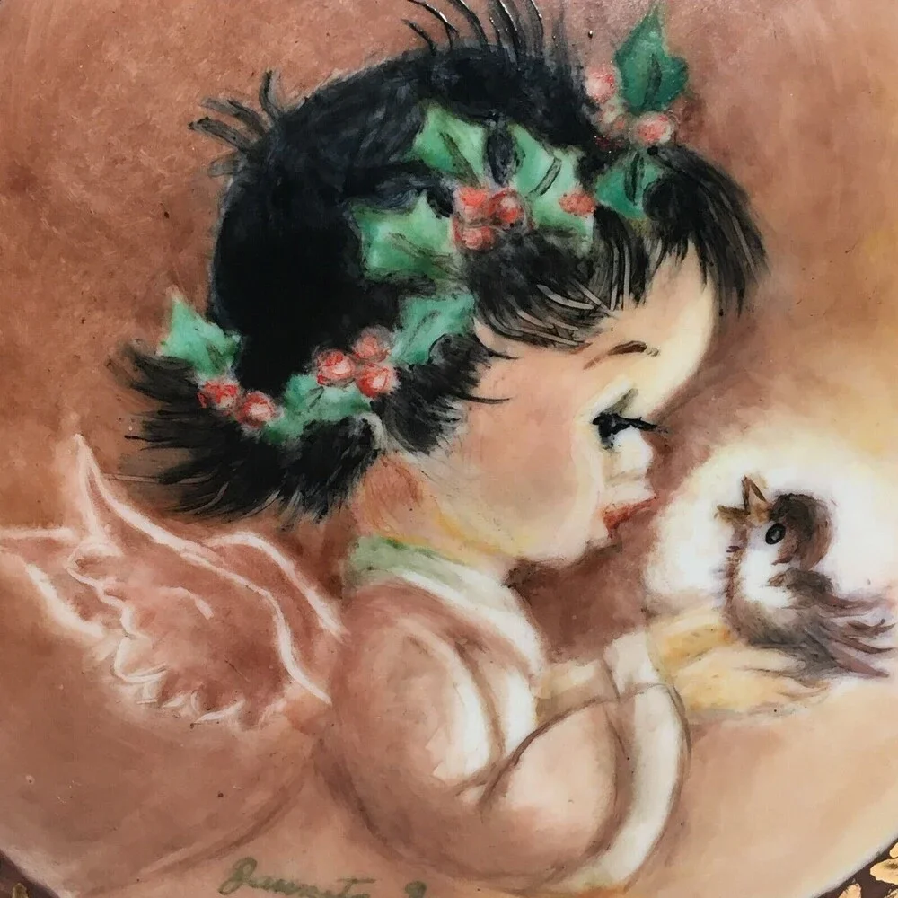 Angel Girl W/ Bird Vase Cherub Holly Flowers Porcelain Figurine Vintage 1989